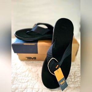 Women's Black Teva Voya Flip Flops US Size 9 - NWT